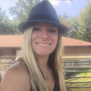 Meet your Posher, Renee